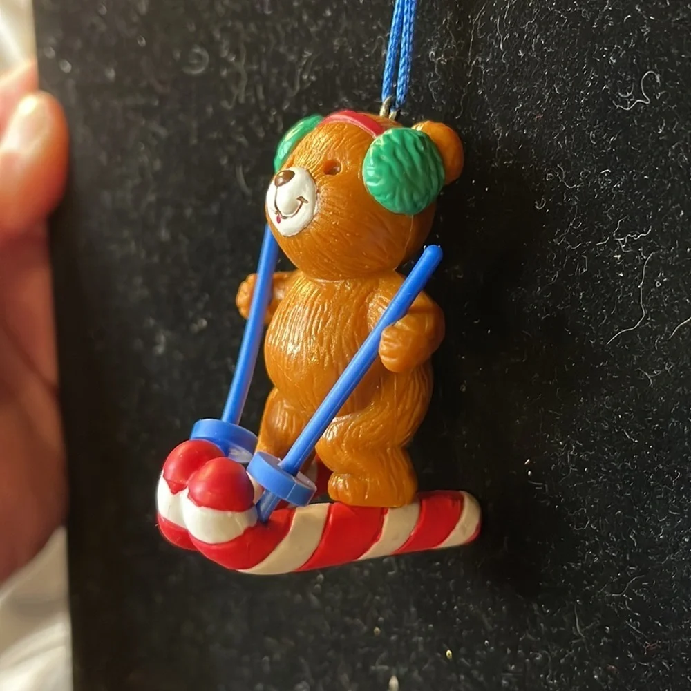 Avon Vtg Collectible “Frosty Treats Ornament Bear” Ornament